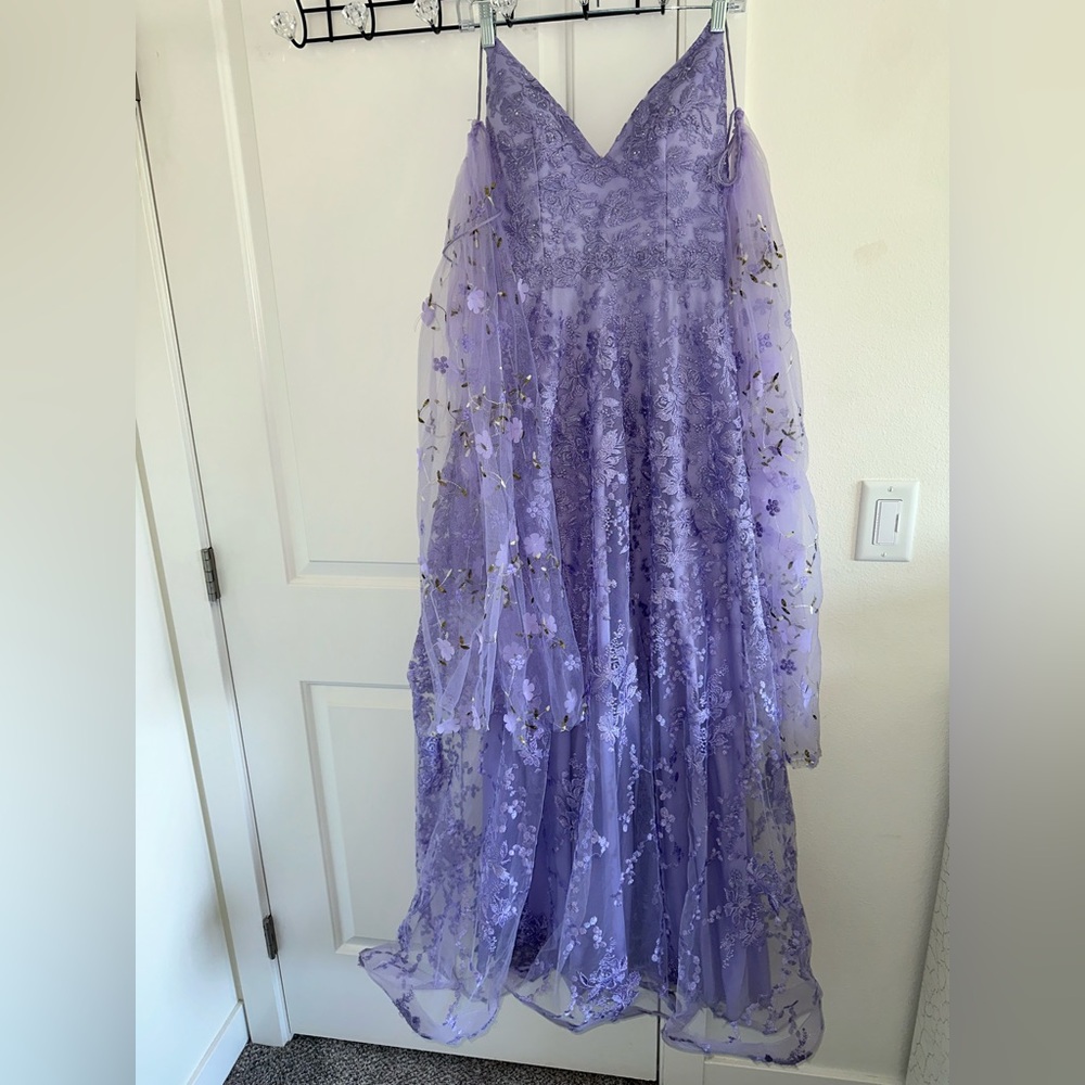 Chic Lavender Lace Dress